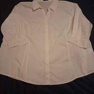 Women's White Blouse. Size 4X. Collared Vee Neck 3/4 SLEEVES. DOUBLE PUMP BRAND